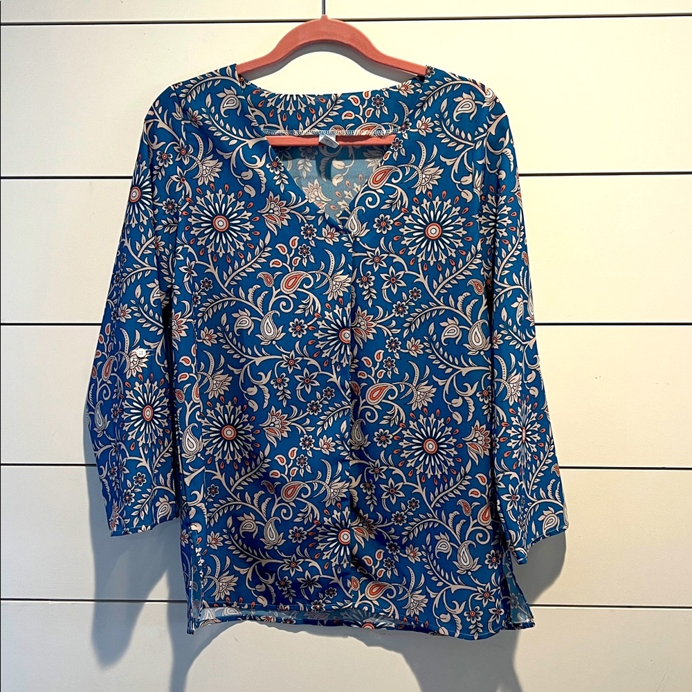 Pixie Lady Lightweight floral spring 3/4 sleeve top